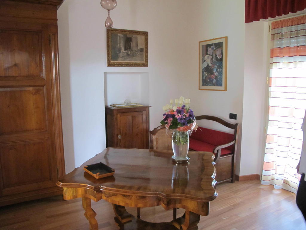 Villa Emilia Castronno Eksteriør bilde